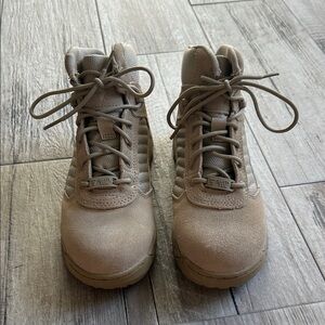 NEW Bates Beige Tactical Boots size 8 WOMENS